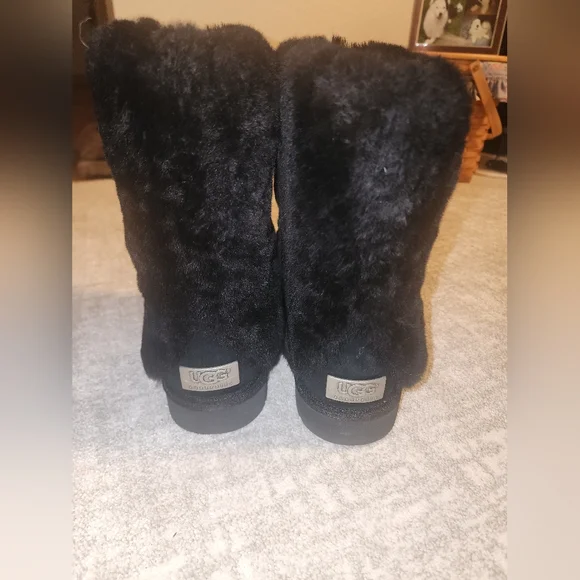 UGG Black PATTEN Boots - Picture 4 of 15